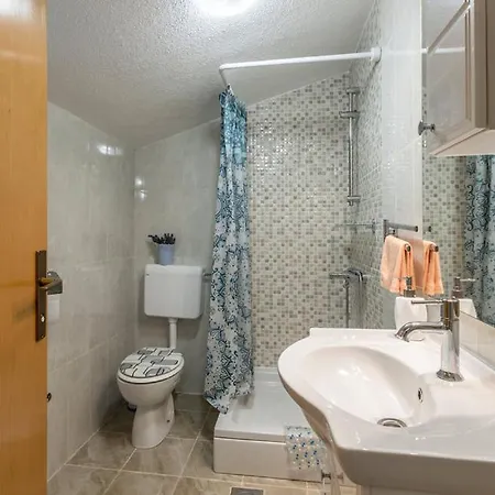 Villa Lavandis With Jacuzzi And 50m2 Pool Donji Vinjani
