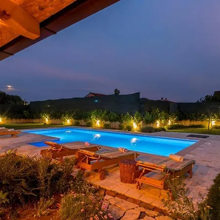 Lavandis With Jacuzzi And 50m2 Pool Donji Vinjani