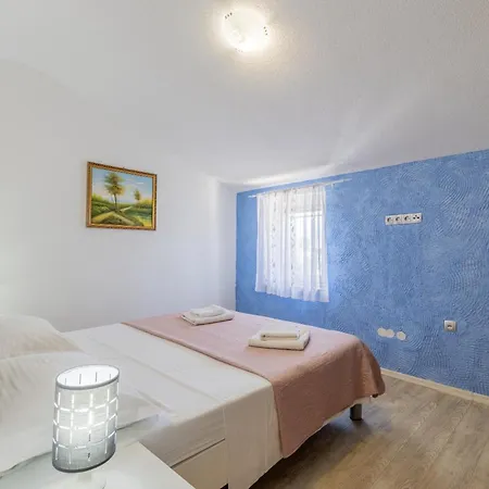 Villa Lavandis With Jacuzzi And 50m2 Pool Donji Vinjani