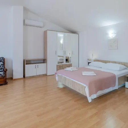 Lavandis With Jacuzzi And 50m2 Pool Villa