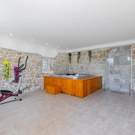 Lavandis With Jacuzzi And 50m2 Pool * Donji Vinjani