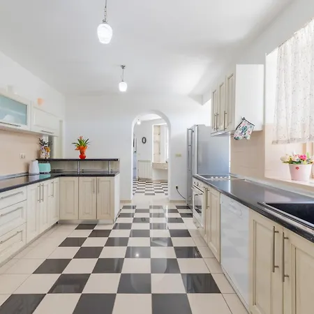 Lavandis With Jacuzzi And 50m2 Pool Villa *